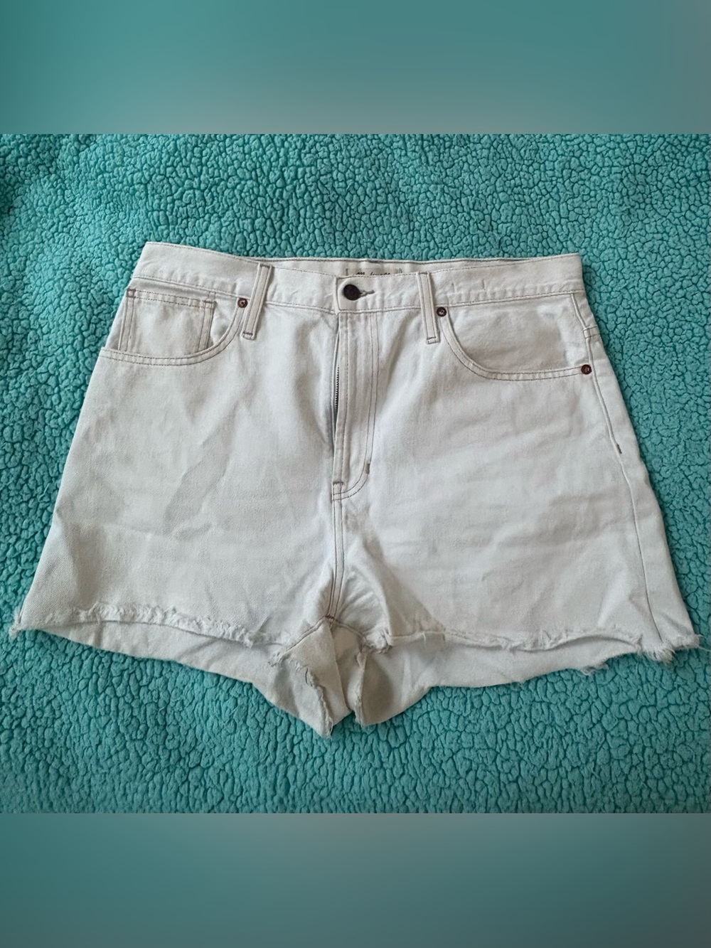 White high rise madewell shorts with raw hem size 32